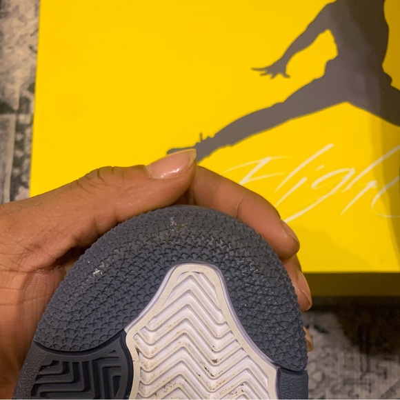 Air Jordan 4 Lightning main image 6